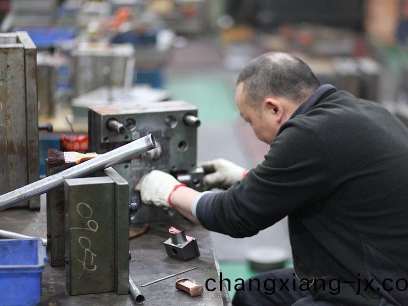 1523811374516822.jpg 車(che)間13.jpg