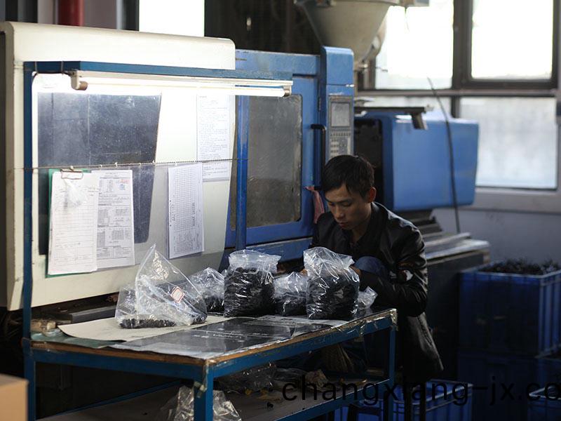 塑膠糢具(ju)材料選擇 塑膠糢具材(cai)料選擇