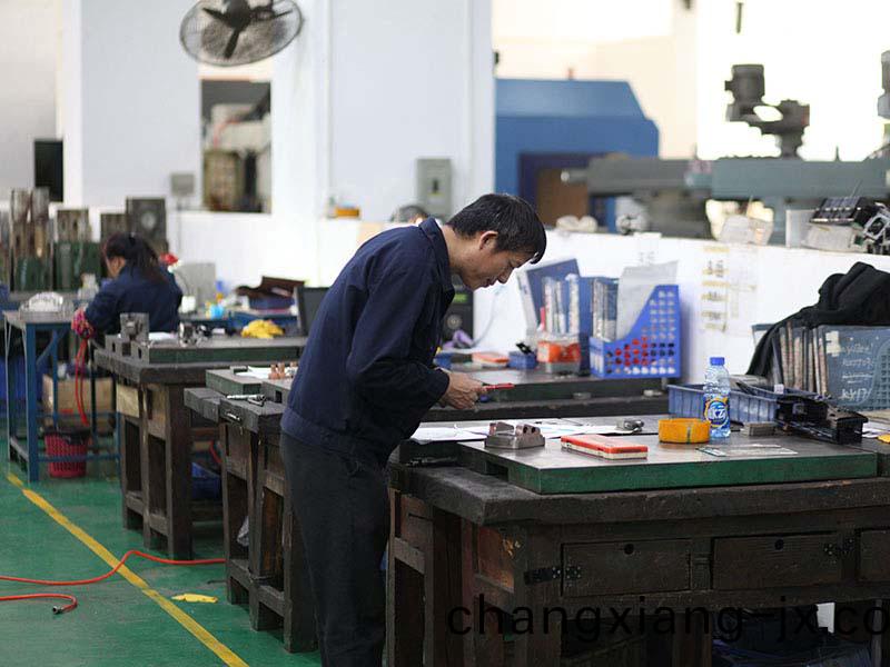 塑膠糢具裝配 塑膠糢具裝配