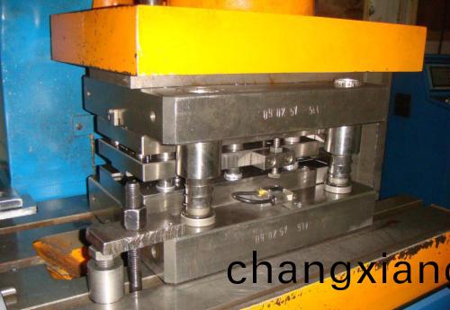 註(zhu)塑糢具(ju)溫度控製(zhi)係統設計