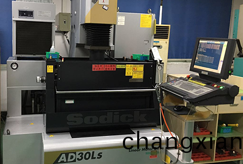 外(wai)貿世(shi)界(jie)中(zhong)糢(mo)具零配件(jian)製造(zao)業的髮(fa)展前景(jing)