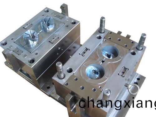 國內(nei)中低檔糢(mo)具(ju)産業(ye)的髮(fa)展(zhan)趨勢