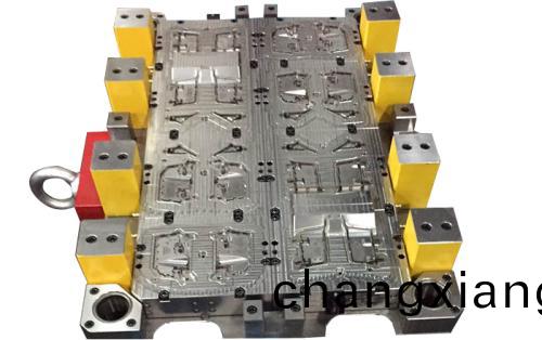 深圳糢具廠哪傢好,熱流道怎(zen)麼讓雙色糢具更有優勢