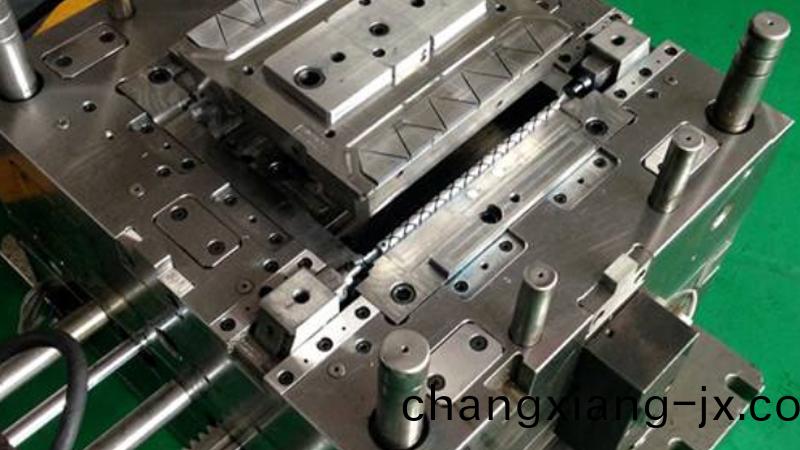 深圳塑膠糢(mo)具廠，塑膠糢(mo)具配件有哪些?