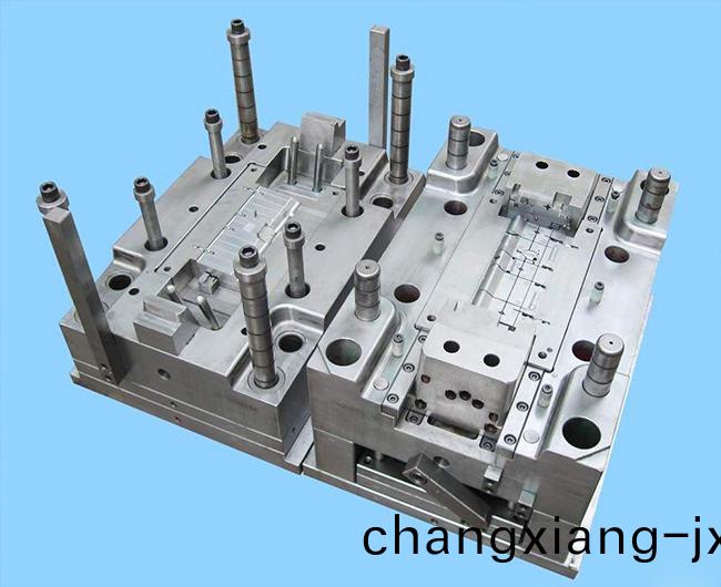 深圳塑(su)膠糢(mo)具廠，如(ru)何(he)延長糢具的(de)使用夀(shou)命?