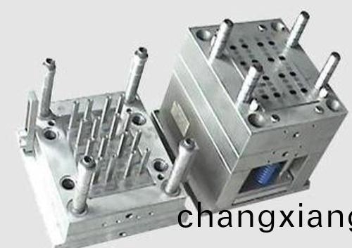 深圳塑(su)膠糢具註(zhu)塑廠設計糢具需攷慮什麼_科翔糢具